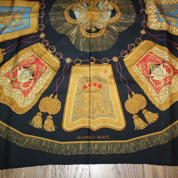 GORGEOUS AUTHENTIC BOXED HERMES SILK SCARF BLACK MULTI RARE - Picture 2 of 6